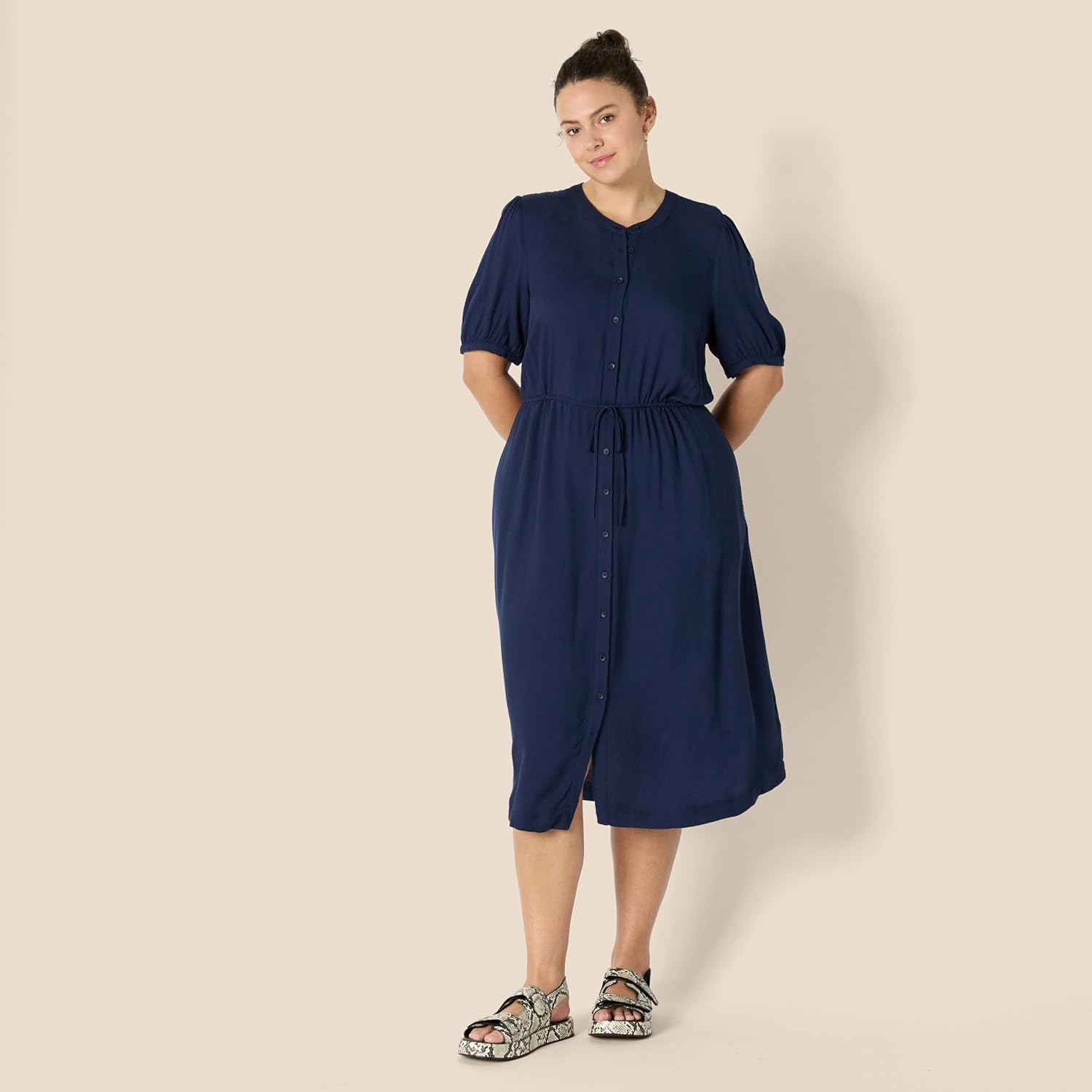 Amazon Essentials Women's Relaxed Fit Half-Sleeve Waisted Midi A-Line Dress