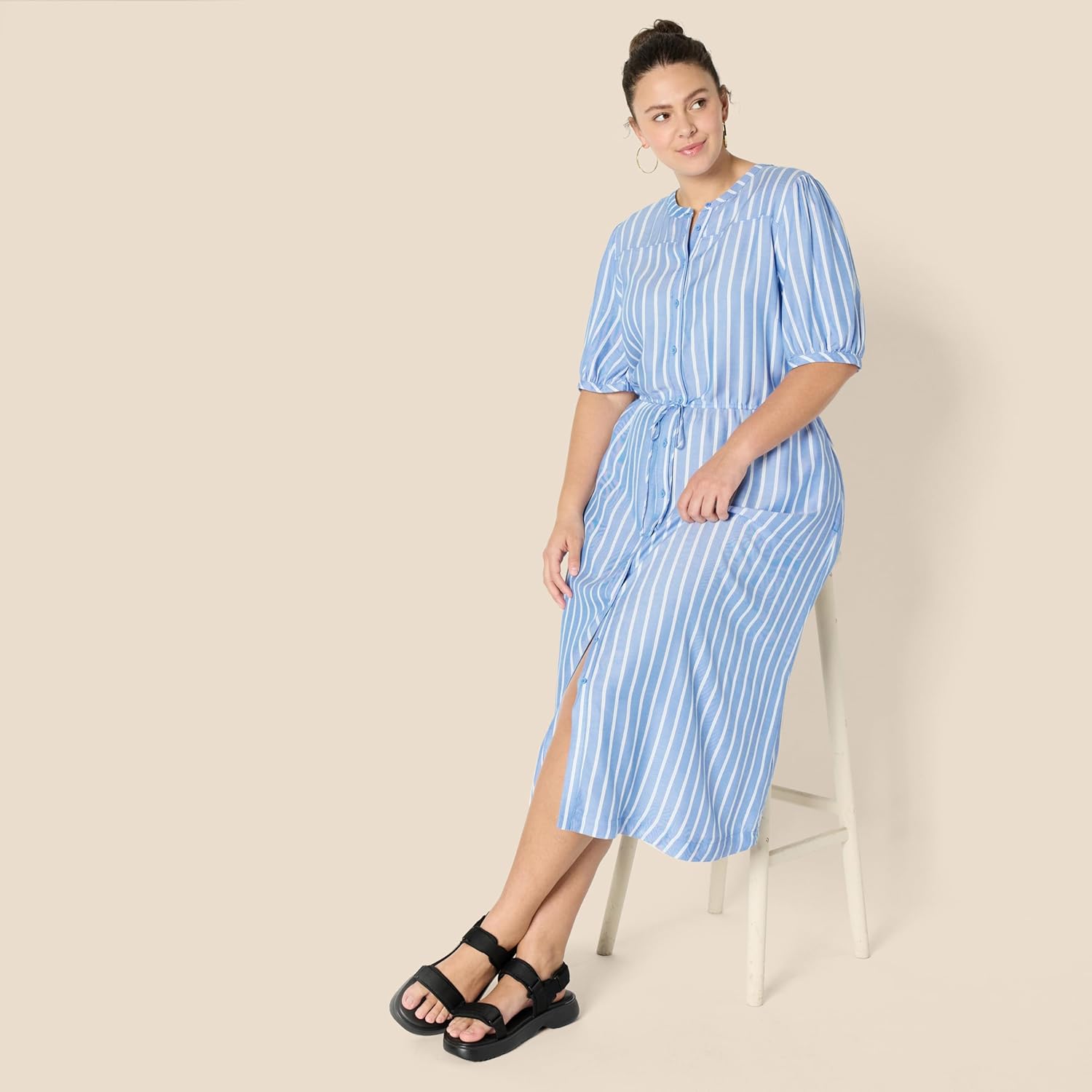 Amazon Essentials Women's Relaxed Fit Half-Sleeve Waisted Midi A-Line Dress