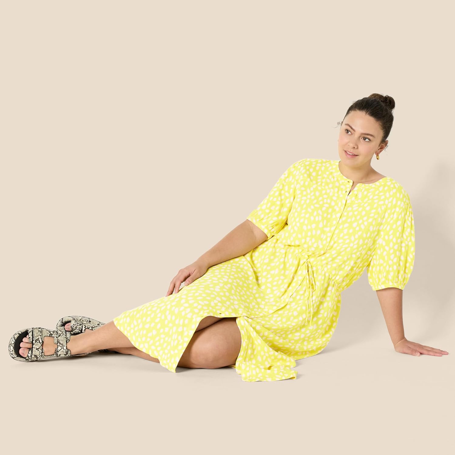 Amazon Essentials Women's Relaxed Fit Half-Sleeve Waisted Midi A-Line Dress