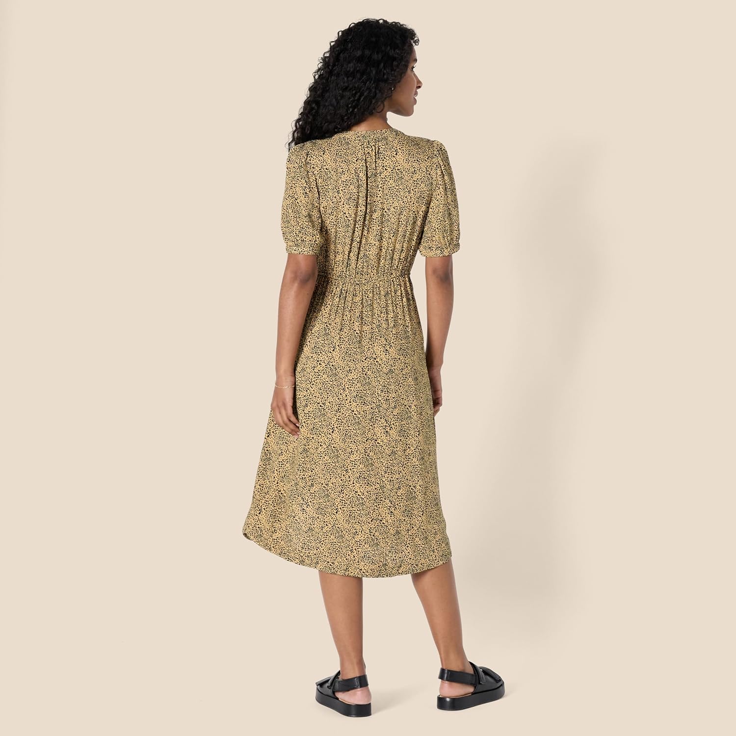 Amazon Essentials Women's Relaxed Fit Half-Sleeve Waisted Midi A-Line Dress
