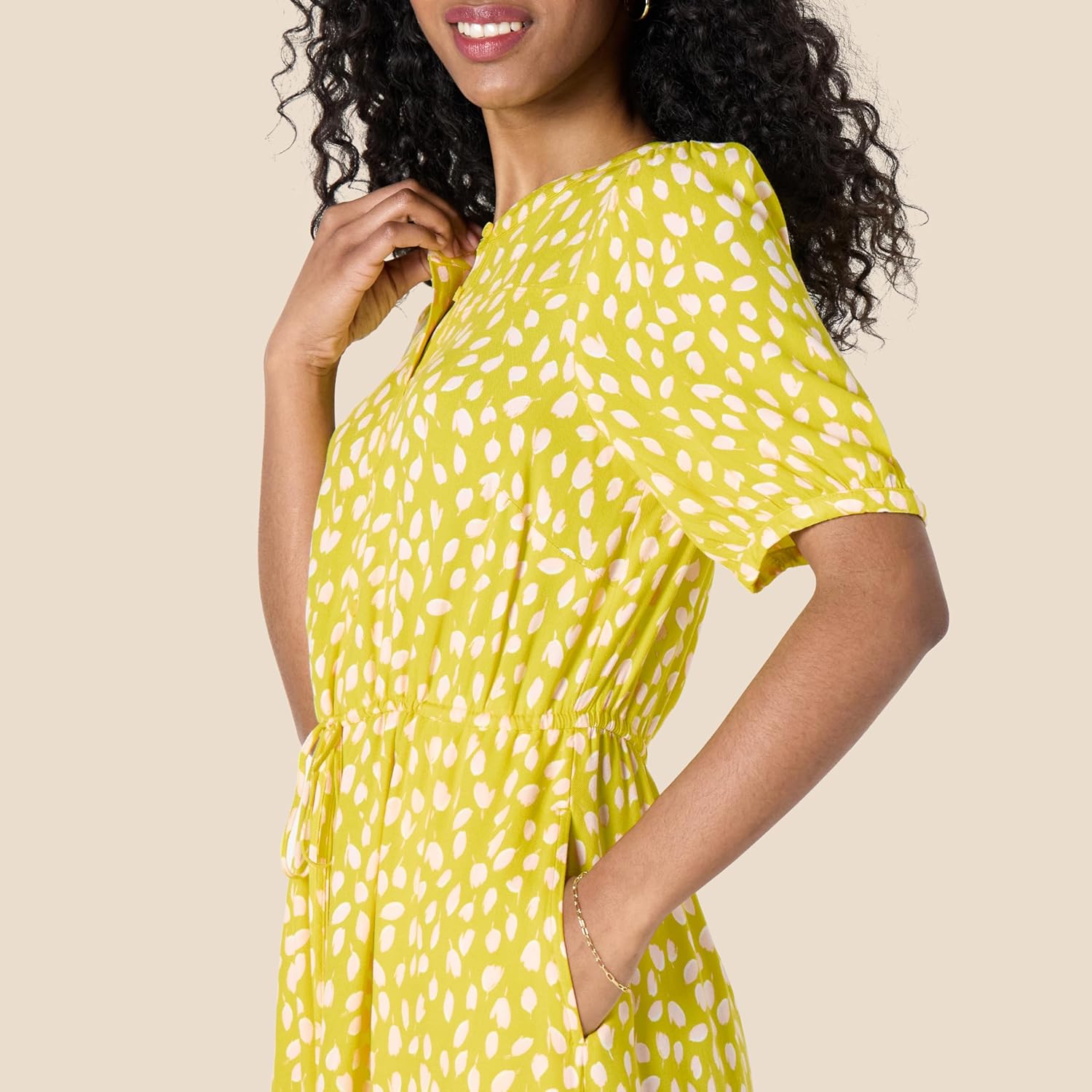 Amazon Essentials Women's Relaxed Fit Half-Sleeve Waisted Midi A-Line Dress